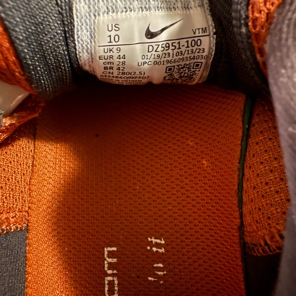 Nike Air Zoom Pegasus 40 Texas Longhorns Shoes Mens Desert Orange Sz10 - Picture 4 of 7